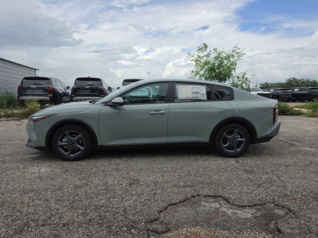 2026 Kia K4 LXS