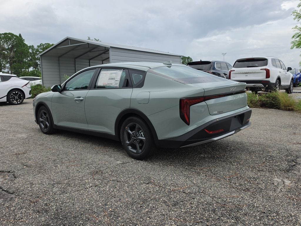 2026 Kia K4 LXS
