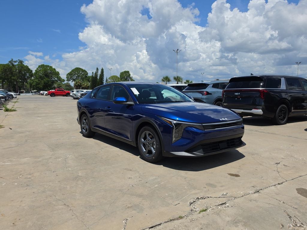2026 Kia K4 LXS