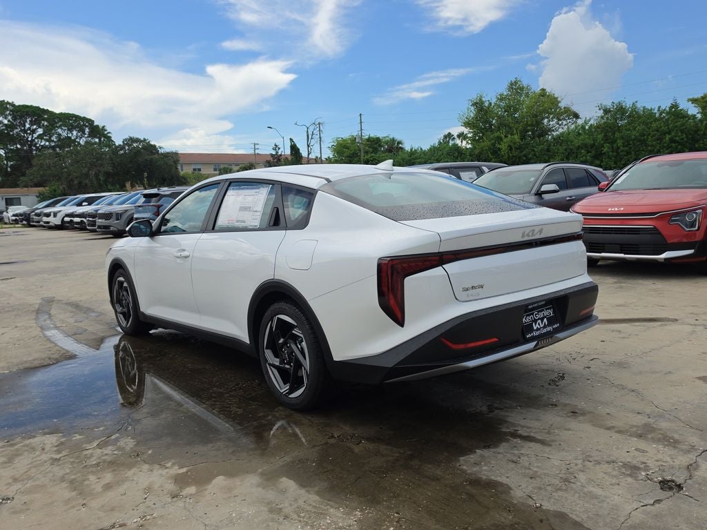 2026 Kia K4 EX