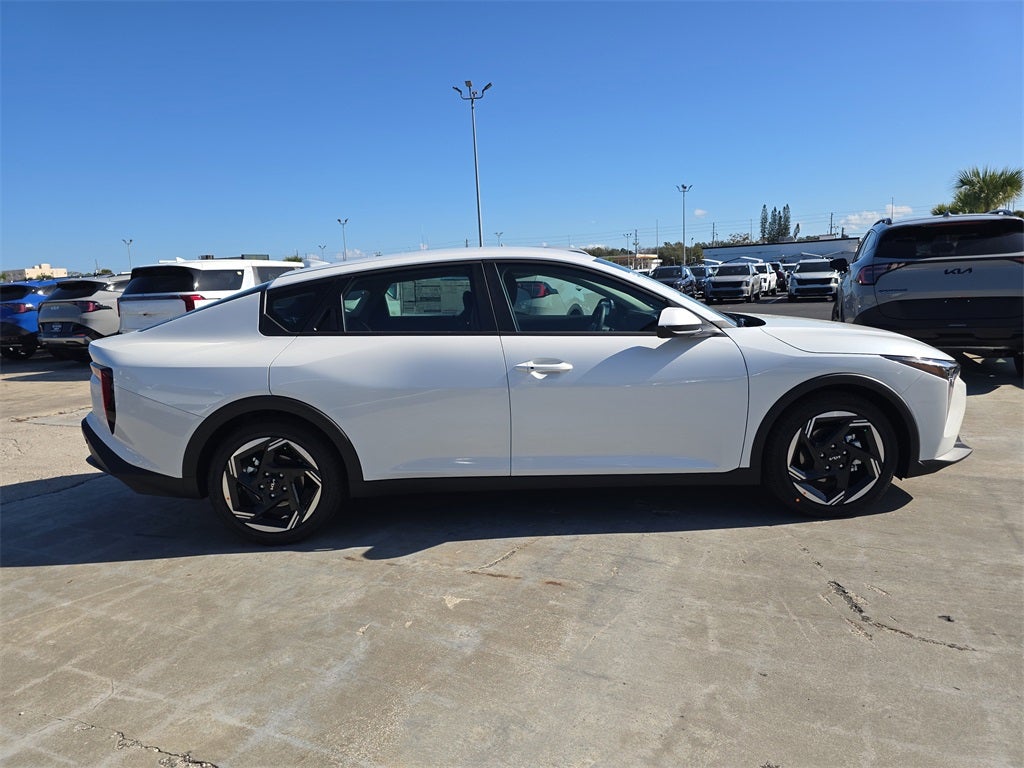 2026 Kia K4 EX