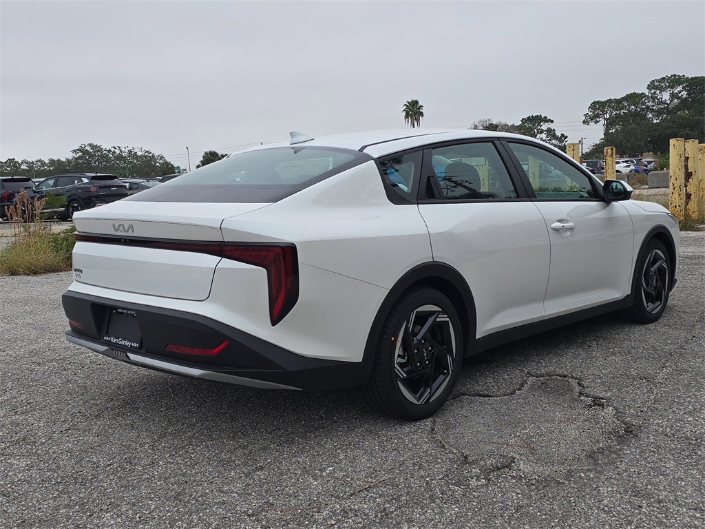 2025 Kia K4 EX