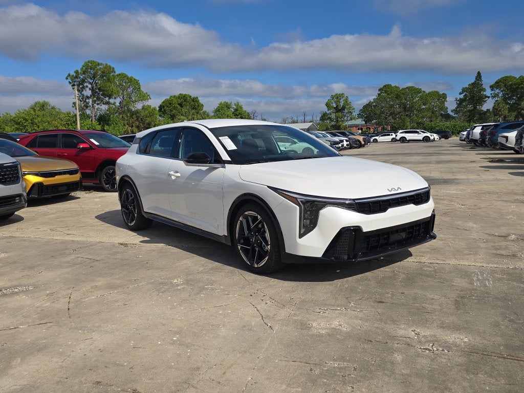 2026 Kia K4 GT-Line