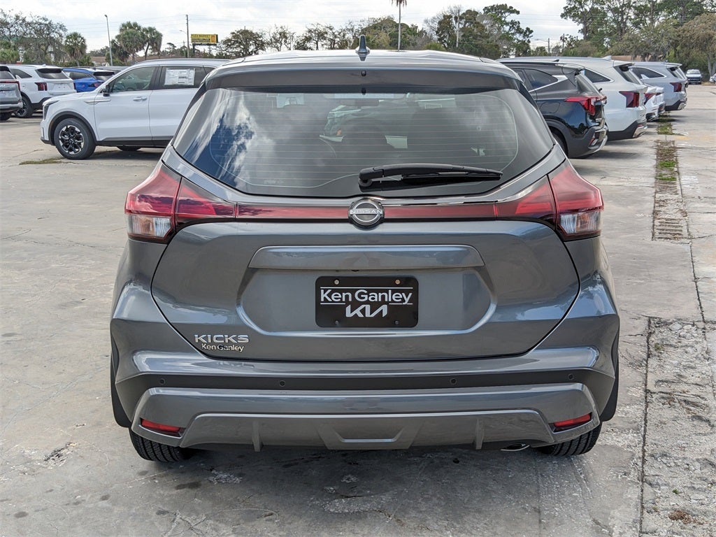 2022 Nissan Kicks S