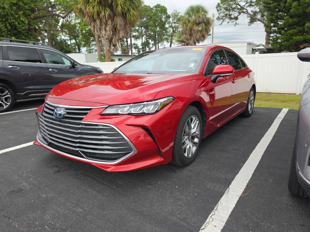 2021 Toyota Avalon Hybrid XLE Plus