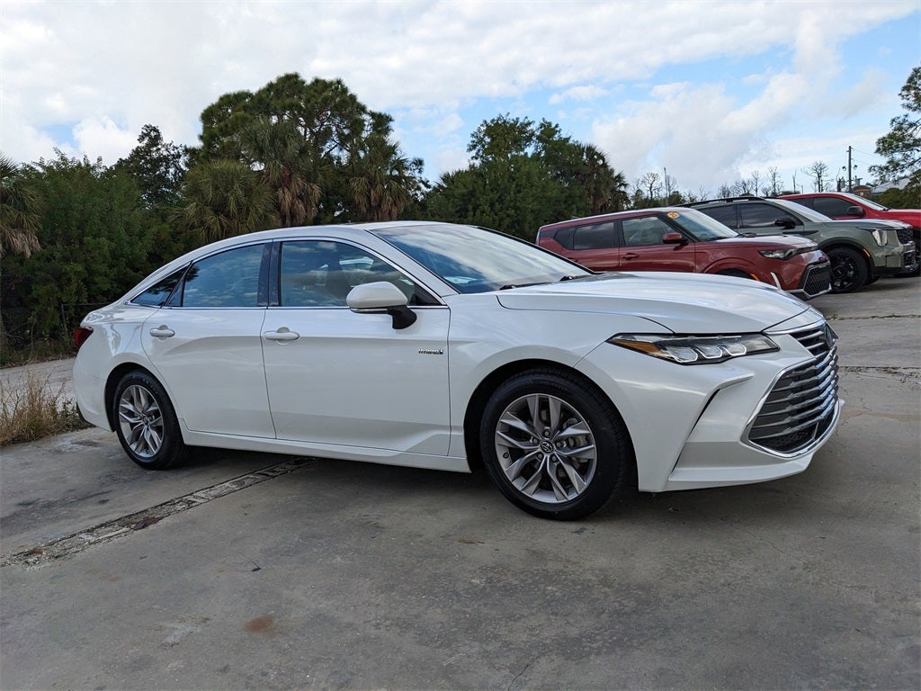 2019 Toyota Avalon Hybrid XLE Plus