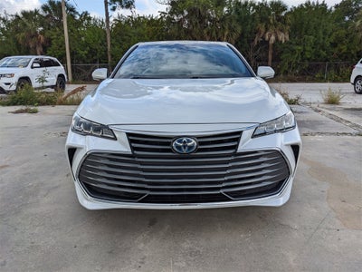 2019 Toyota Avalon Hybrid XLE Plus