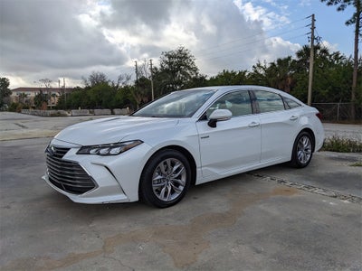 2019 Toyota Avalon Hybrid XLE Plus