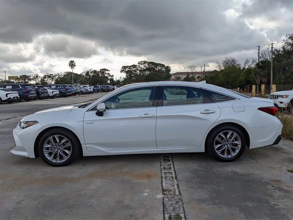 2019 Toyota Avalon Hybrid XLE Plus