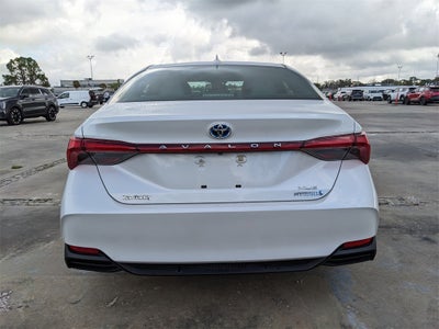 2019 Toyota Avalon Hybrid XLE Plus