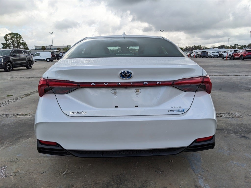 2019 Toyota Avalon Hybrid XLE Plus