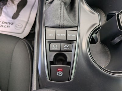 2020 Toyota Camry Hybrid LE
