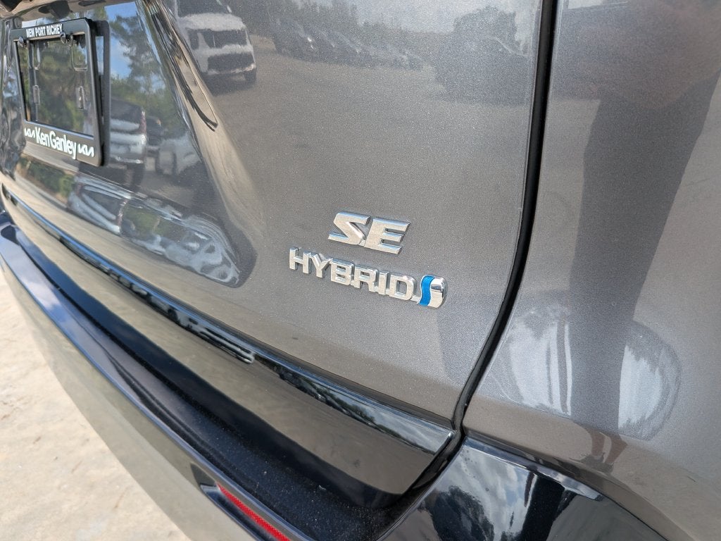 2022 Toyota RAV4 Hybrid SE