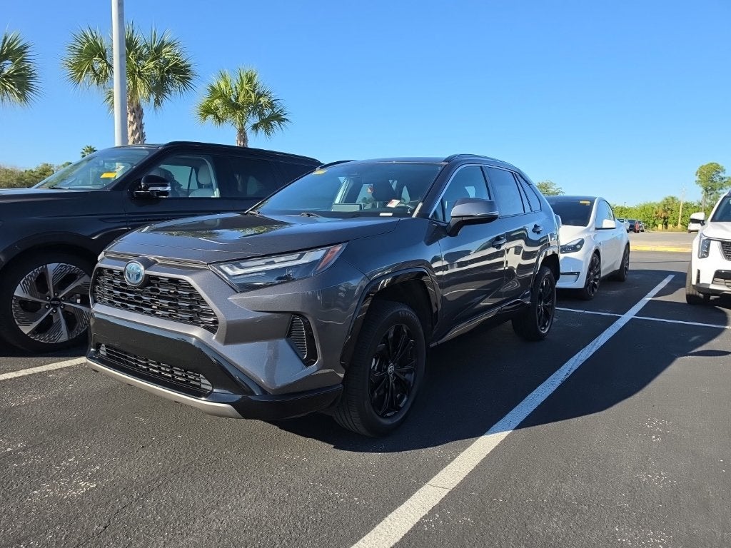 2022 Toyota RAV4 Hybrid SE