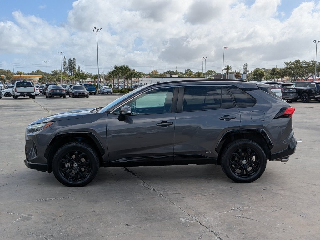 2022 Toyota RAV4 Hybrid SE