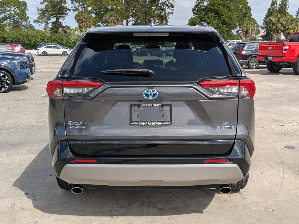 2022 Toyota RAV4 Hybrid SE