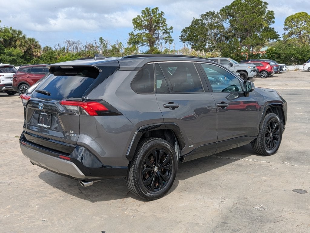 2022 Toyota RAV4 Hybrid SE