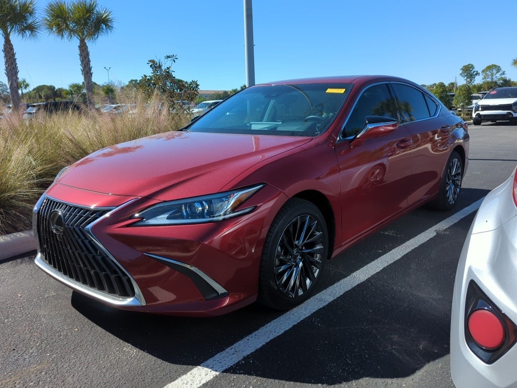 2024 Lexus ES 300h Luxury
