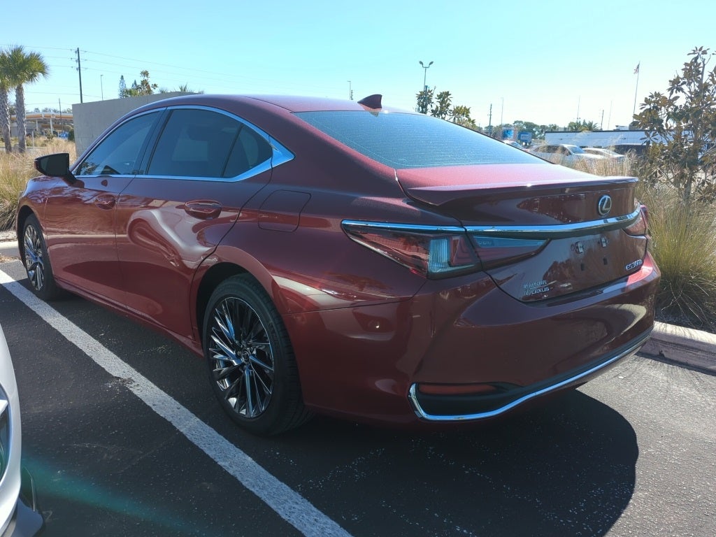 2024 Lexus ES 300h Luxury