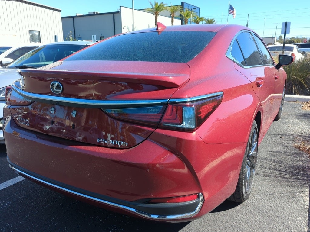 2024 Lexus ES 300h Luxury