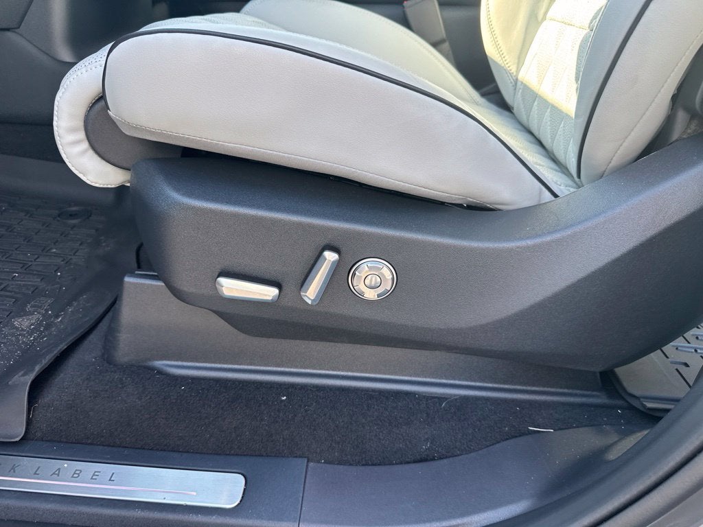 2026 Lincoln Navigator Black Label