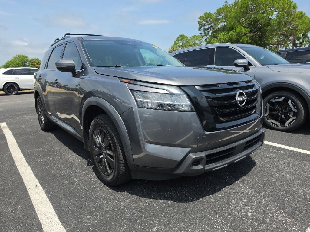 2022 Nissan Pathfinder SV