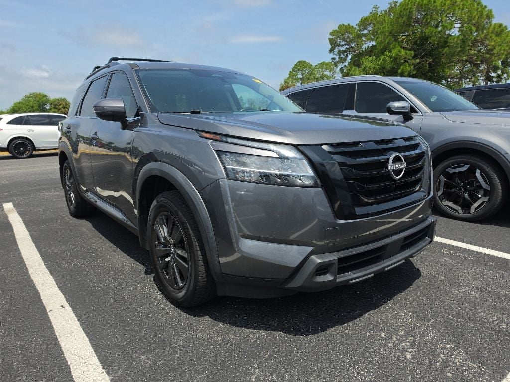 2022 Nissan Pathfinder SV