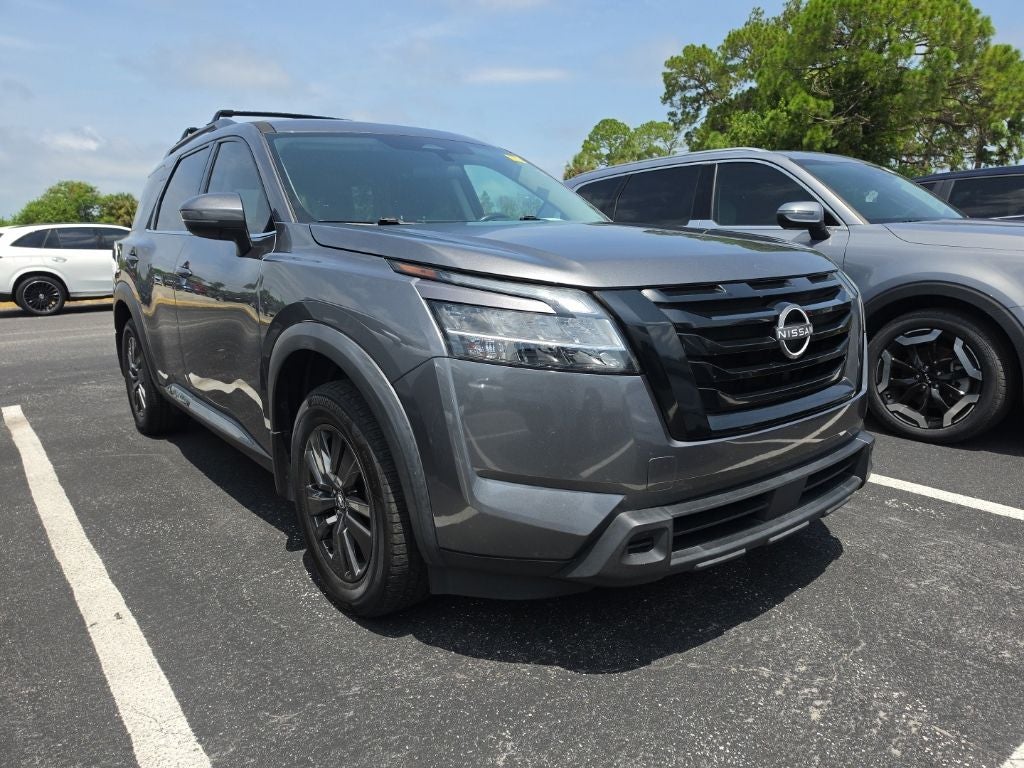 2022 Nissan Pathfinder SV