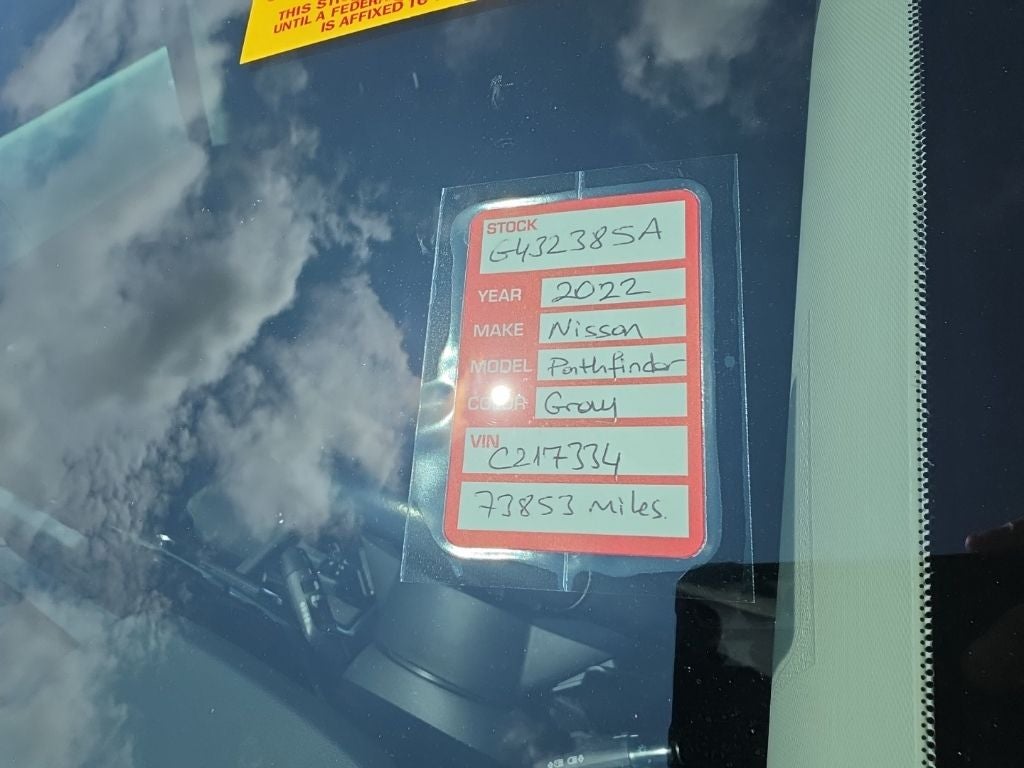 2022 Nissan Pathfinder SV