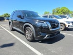 2023 Nissan Pathfinder SV