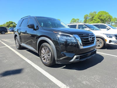 2023 Nissan Pathfinder SV