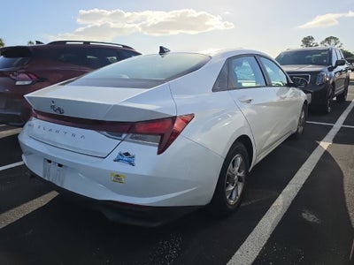 2021 Hyundai Elantra SE