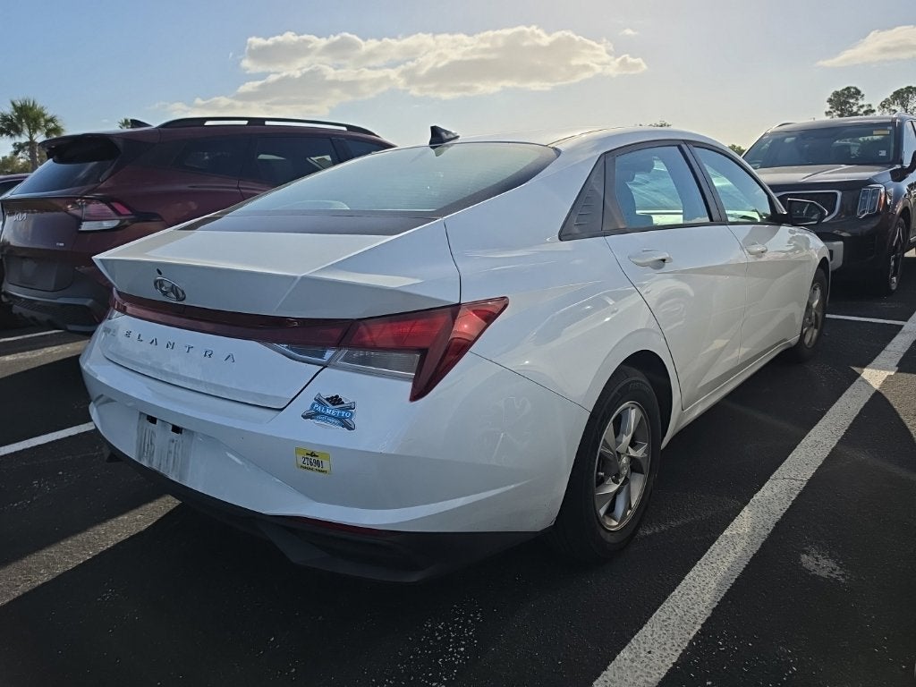 2021 Hyundai Elantra SE