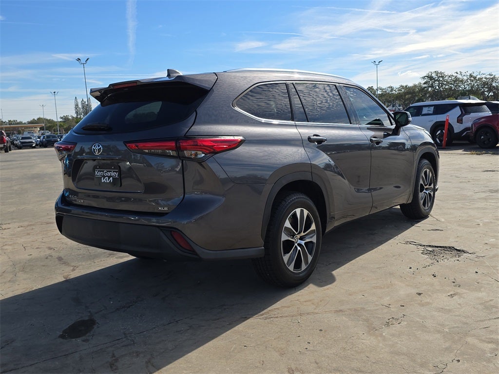 2021 Toyota Highlander XLE