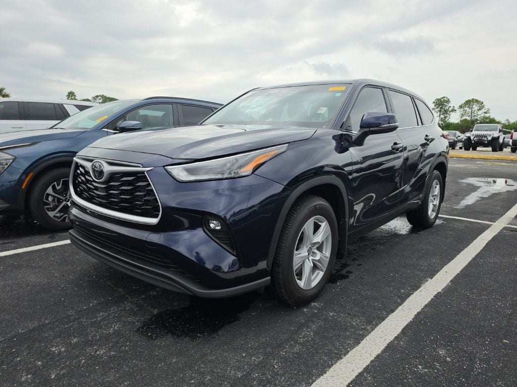 2024 Toyota Highlander LE