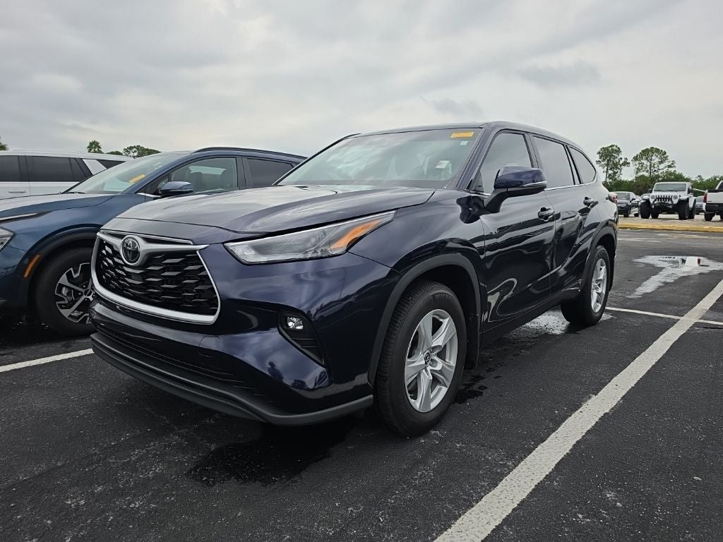 2024 Toyota Highlander LE