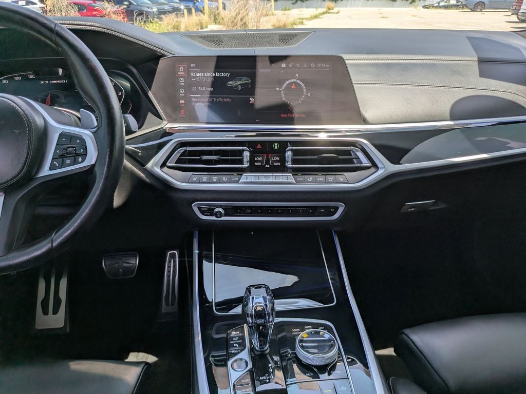 2022 BMW X7 M50i