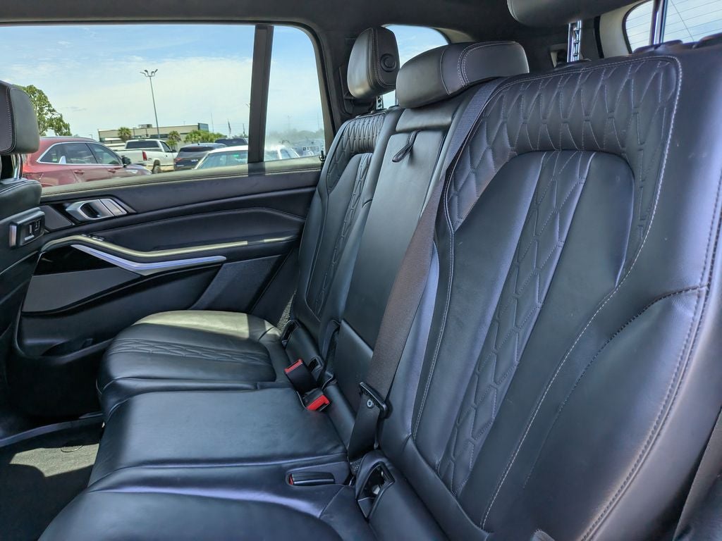 2022 BMW X7 M50i