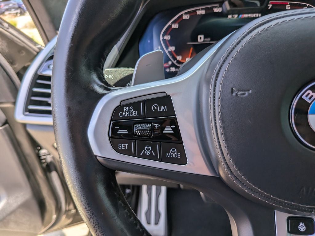 2022 BMW X7 M50i