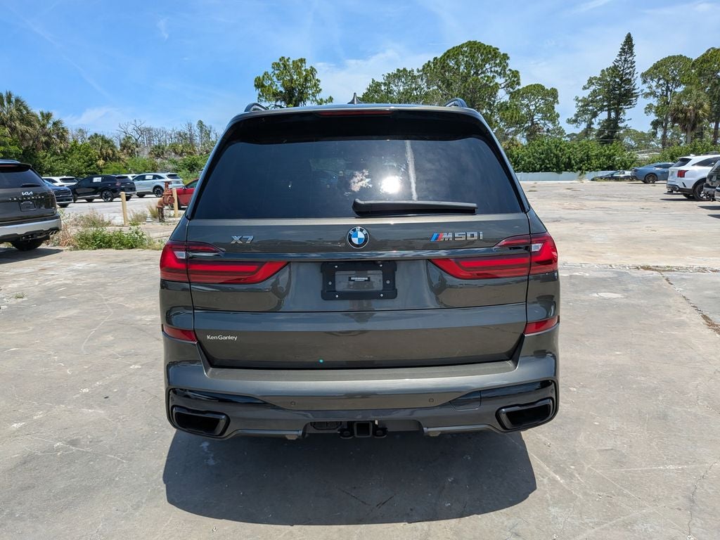 2022 BMW X7 M50i