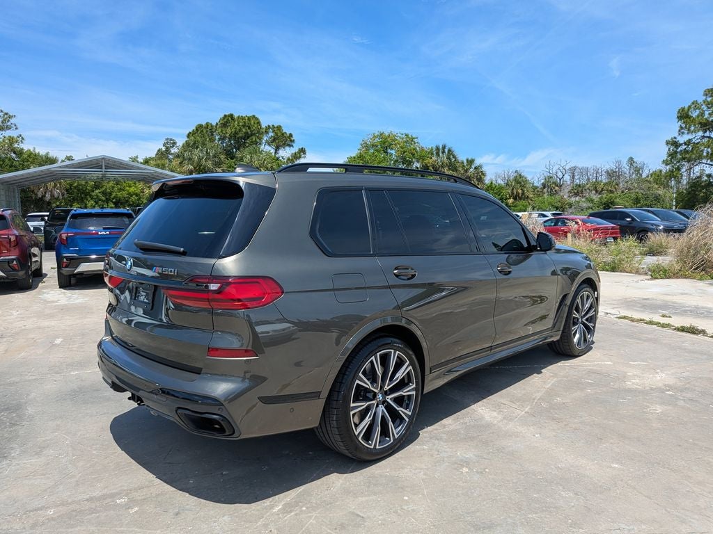 2022 BMW X7 M50i
