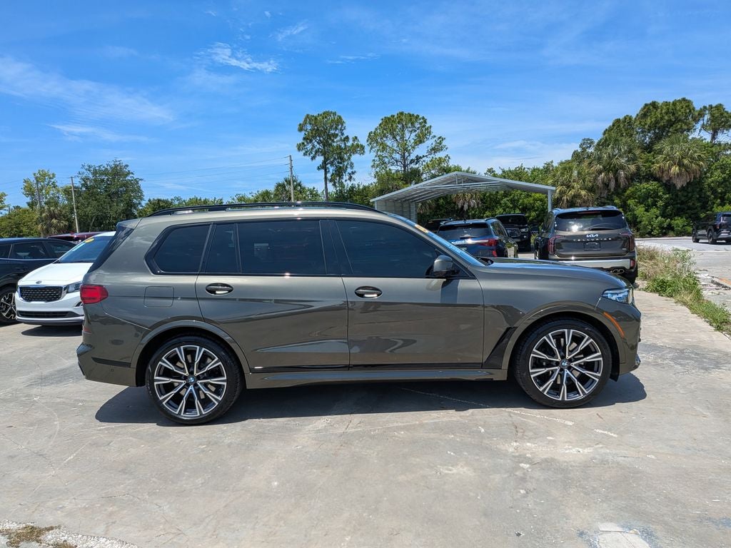 2022 BMW X7 M50i