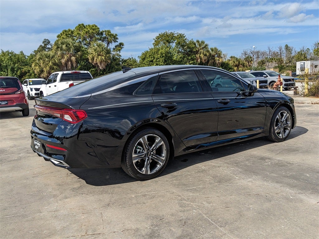2022 Kia K5 EX