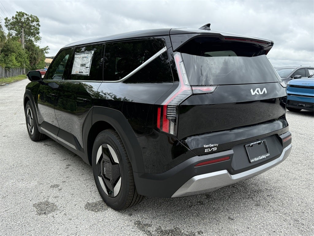2026 Kia EV9 Light