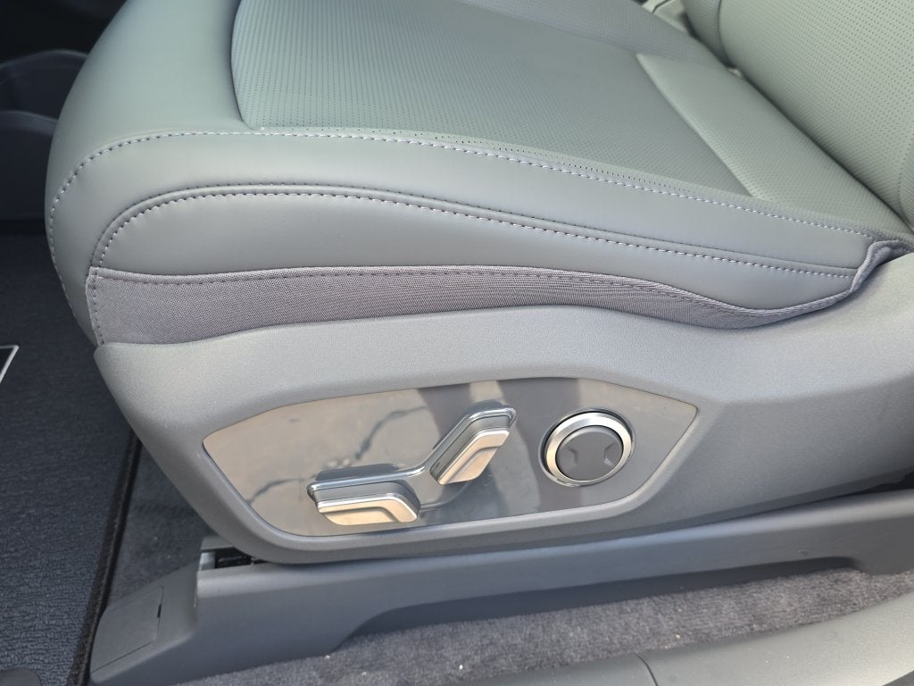 2026 Kia EV9 Light