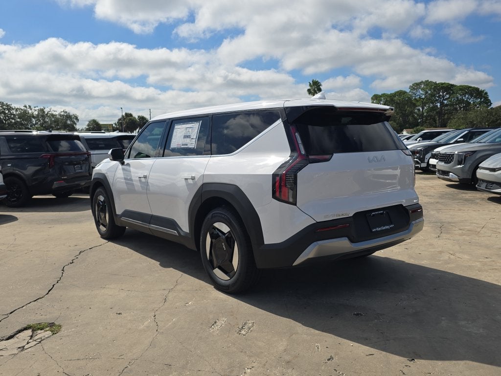 2026 Kia EV9 Light