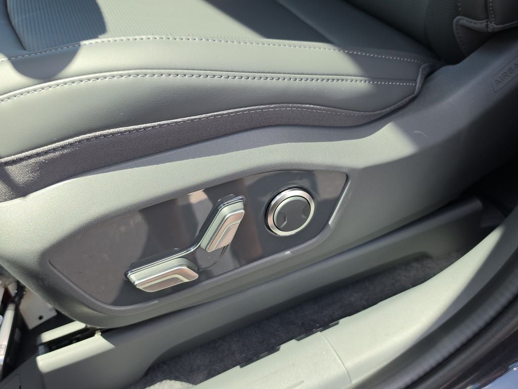 2026 Kia EV9 Light