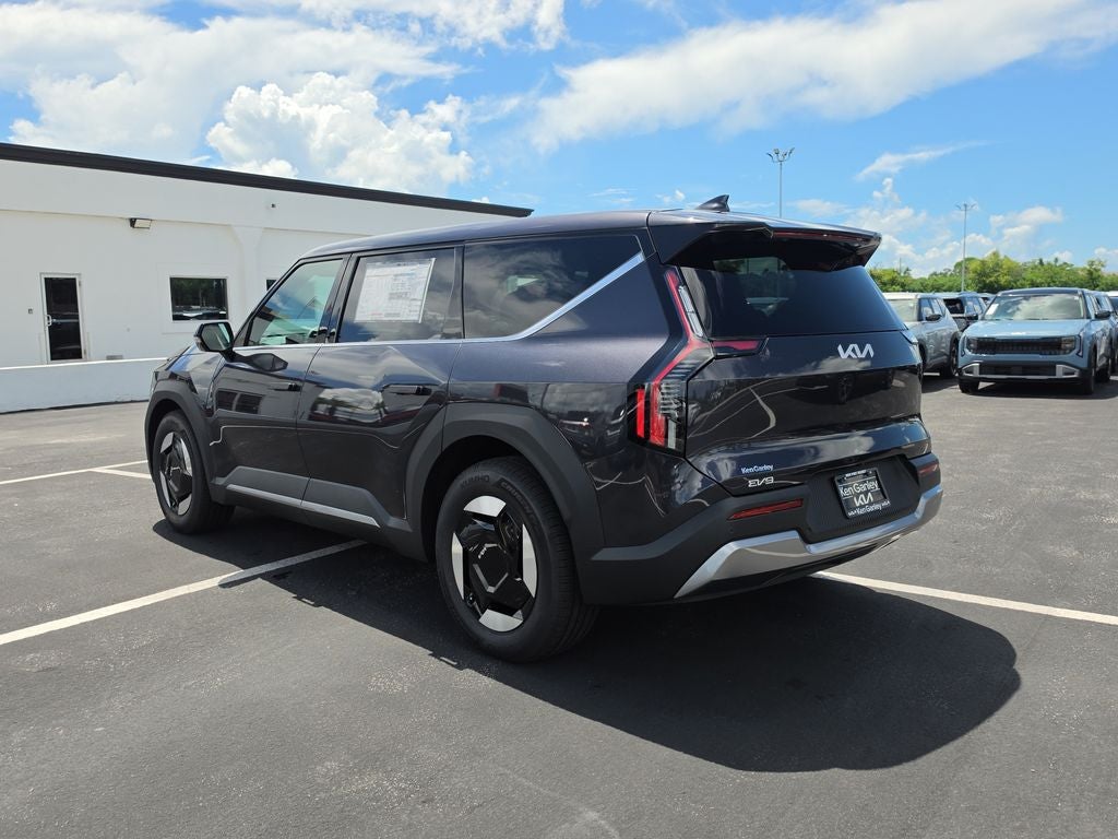 2026 Kia EV9 Light