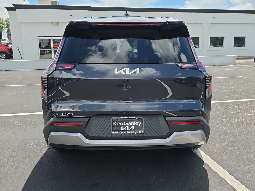 2026 Kia EV9 Light