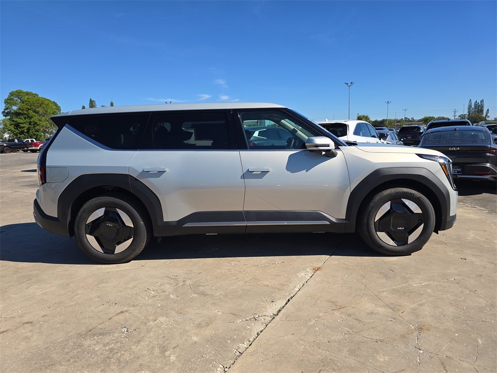 2026 Kia EV9 Light